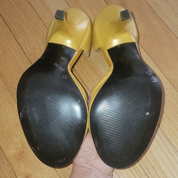 BCBGirls Yellow Glamorous Peep Toe Heels 8.5m - Picture 2 of 3
